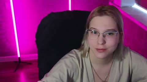 Snapshot of brandy__stars chatting on 1, 2, 2025 Belle online show from 1, 2, 2025