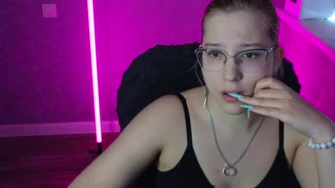 Snapshot of brandy__stars chatting on 2, 2, 2025 Belle online show from 2, 2, 2025