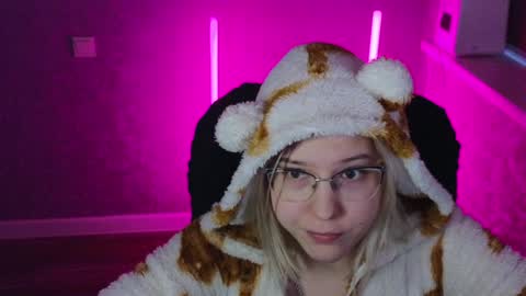 Snapshot of brandy__stars chatting on 6, 2, 2025 Belle online show from 6, 2, 2025