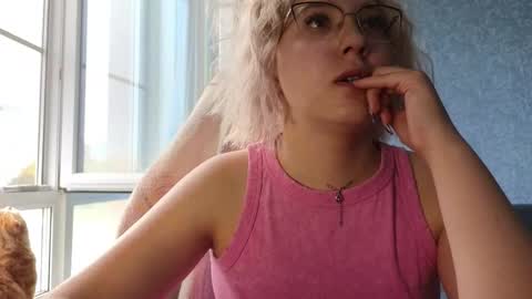 Snapshot of brandy__stars chatting on 18, 9, 2025 Belle online show from 18, 9, 2025