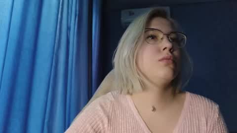 Snapshot of brandy__stars chatting on 5, 10, 2025 Belle online show from 5, 10, 2025