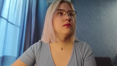 Snapshot of brandy__stars chatting on 18, 10, 2025 Belle online show from 18, 10, 2025