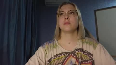 Snapshot of brandy__stars chatting on 15, 11, 2025 Belle online show from 15, 11, 2025