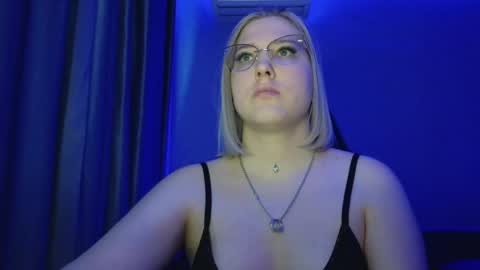 Snapshot of brandy__stars chatting on 23, 4, 2026 Belle online show from 23, 4, 2026