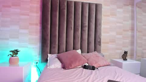   online show from 13, 2, 2025