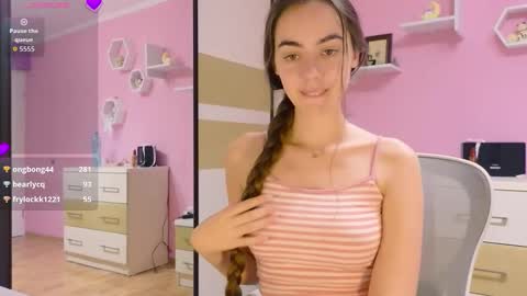 Snapshot of bratty_bun chatting on 26, 9, 2025 Annie online show from 26, 9, 2025