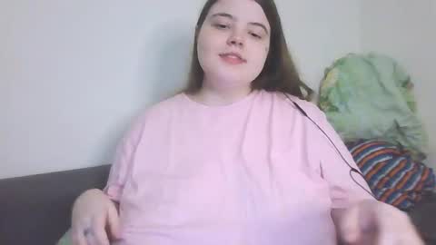 Snapshot of brattyprincess_emma chatting on 5, 10, 2025 Emma online show from 5, 10, 2025