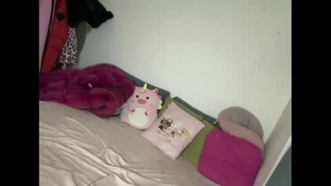 bratzdoll1994 online show from 2, 4, 2026