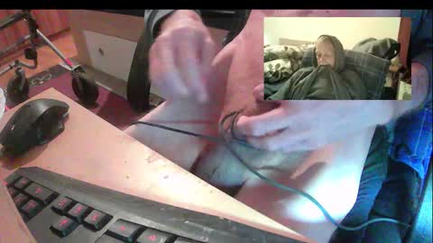 Snapshot of bremer64 chatting on 17, 12, 2025 bremer64 online show from 17, 12, 2025