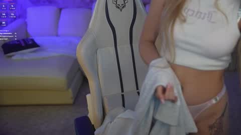 Diamonds Girls online show from 11, 10, 2025