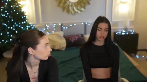 Diamonds Girls online show from 17, 12, 2025