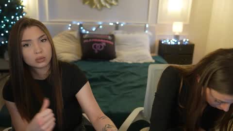 Diamonds Girls online show from 19, 12, 2025