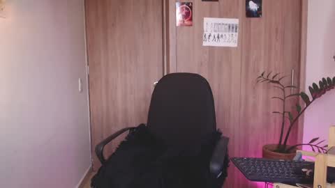 Brilla Mettal online show from 28, 2, 2025