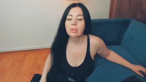 brilliantegirl_ online show from 18, 4, 2026