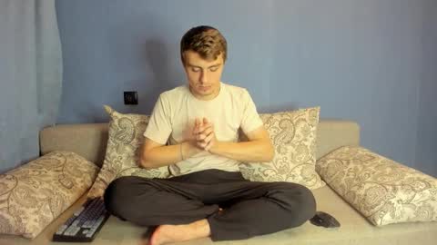 bristlebback online show from 11, 9, 2025