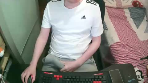 British Tom online show from 5, 4, 2026