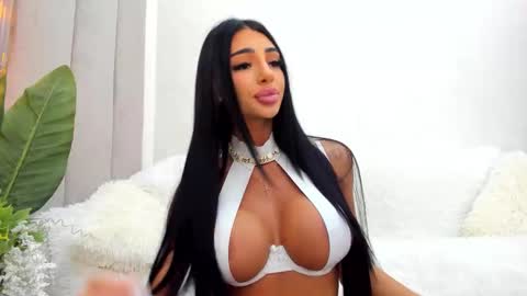 Snapshot of britney_charm chatting on 24, 2, 2026 britney_charm online show from 24, 2, 2026