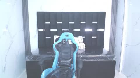 Britney  online show from 11, 9, 2025