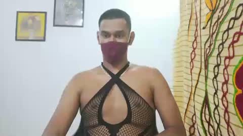 Snapshot of brownguy2505 chatting on 19, 10, 2025 brownguy2505 online show from 19, 10, 2025