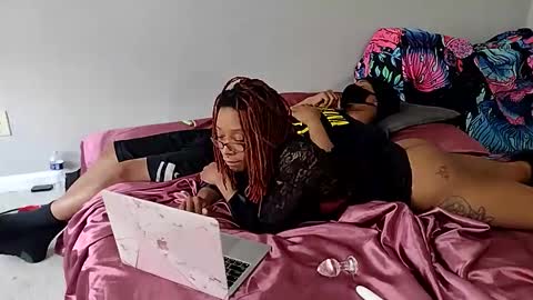 brownnnjuicy online show from 9, 5, 2026