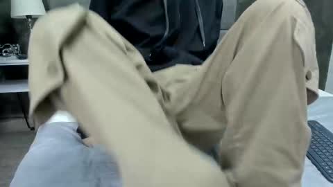 Bruce Hans online show from 10, 10, 2025