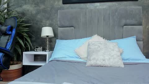 Bruce Hans online show from 23, 10, 2025