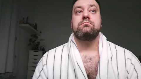 Snapshot of brucemf chatting on 17, 12, 2025 Bruce online show from 17, 12, 2025