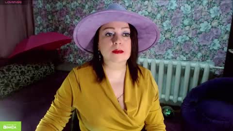 Julia online show from 9, 5, 2026