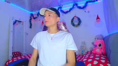 BRYAM INDEPENDENT MODEL online show from 26, 12, 2024