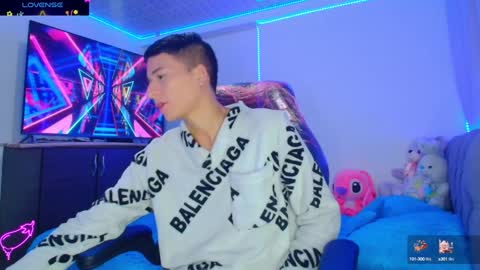 BRYAM INDEPENDENT MODEL online show from 4, 1, 2025