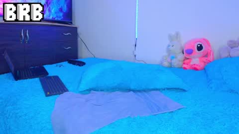 BRYAM INDEPENDENT MODEL online show from 5, 1, 2025