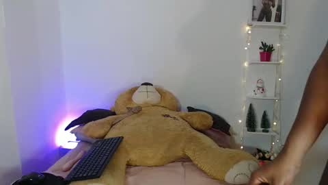 hot online show from 28, 11, 2025