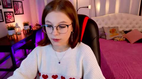 Snapshot of bubblegum_babe_ chatting on 18, 11, 2025 Alice online show from 18, 11, 2025