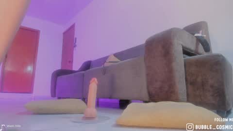 Im Val Welcome to my room My instagram Bubble cosmic online show from 26, 1, 2025