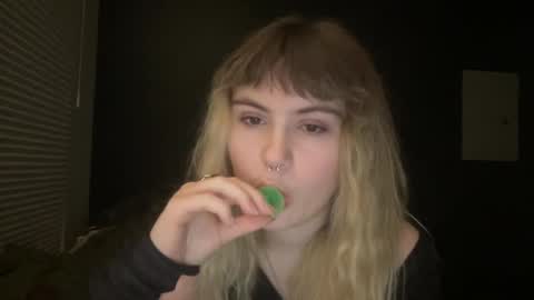 esme gray online show from 18, 1, 2025