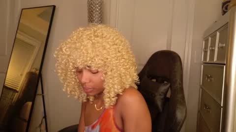 butterfly booty online show from 18, 12, 2025