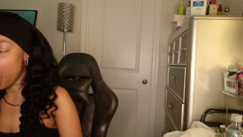 butterfly booty online show from 2, 4, 2026