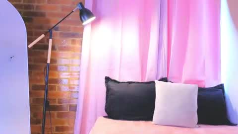 Lia Butterfly  online show from 15, 7, 2026