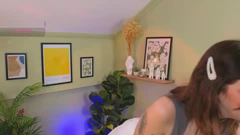 Kira online show from 11, 4, 2026