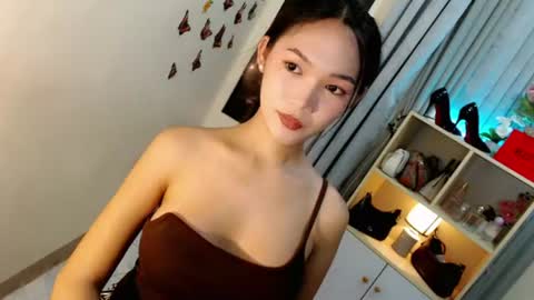 Snapshot of caitlin_x chatting on 10, 7, 2026 caitlin online show from 10, 7, 2026