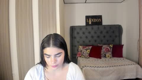 caitlingomez0 online show from 22, 3, 2026