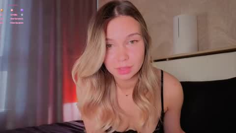 Snapshot of call__me_mommy_ chatting on 25, 5, 2026 Nancy Please thumbs up me online show from 25, 5, 2026