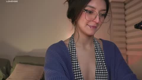 Snapshot of call_me_rosie chatting on 9, 5, 2026 online show from 9, 5, 2026
