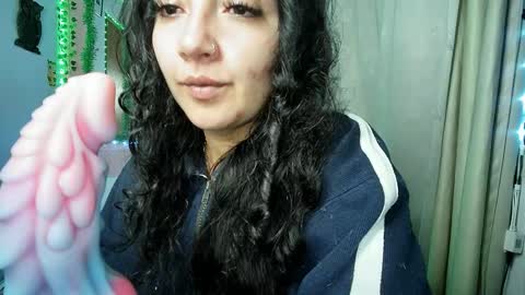 Snapshot of callme_lolas chatting on 19, 10, 2025 paula online show from 19, 10, 2025