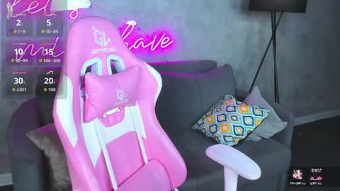 Snapshot of calm_sign chatting on 17, 6, 2026 Renesmy online show from 17, 6, 2026