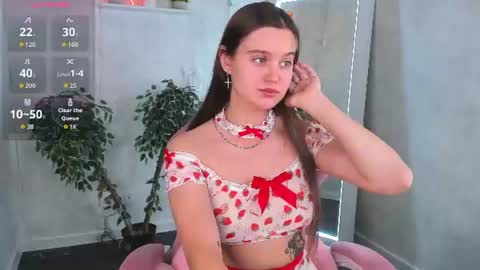 Snapshot of calm_sign chatting on 26, 6, 2026 Renesmy online show from 26, 6, 2026