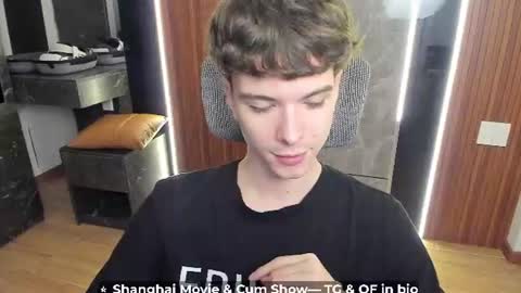 Snapshot of calvin_loves_you chatting on 27, 6, 2026 Hey I am Calvin online show from 27, 6, 2026