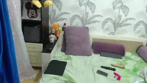 Snapshot of camdiva1 chatting on 12, 9, 2025 CamDiva1 online show from 12, 9, 2025