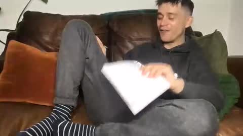 CamDoAttitude online show from 19, 11, 2025