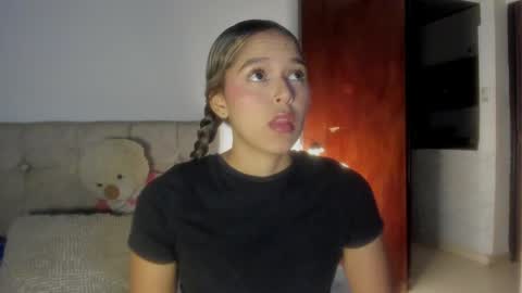 Snapshot of cami_hunter chatting on 20, 4, 2026 online show from 20, 4, 2026